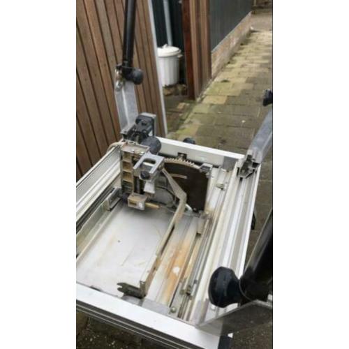 Festool basistafel met zaagmodule.