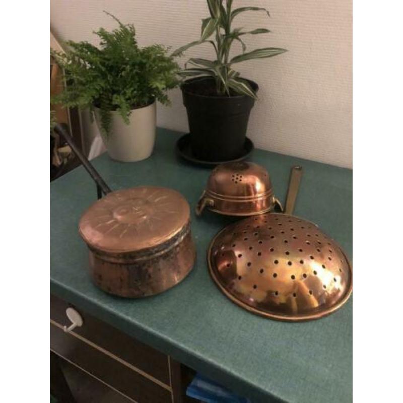 Koperen set vergieten en een kleppannetje