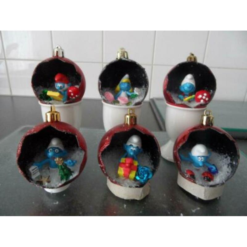 verschillende setjes kerstballen disney,smurfen.cars,