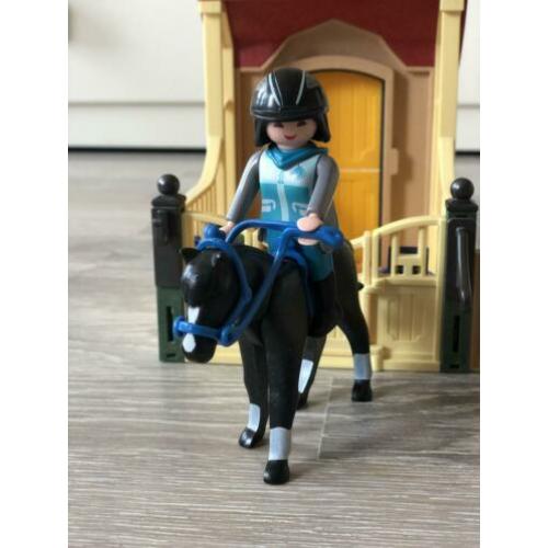 Playmobil paard, ruiter en stal ??
