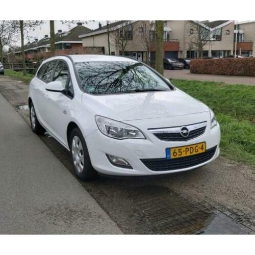 OPEL ASTRA 1.4 74KW Sports Tourer 2011 Wit edition NAP