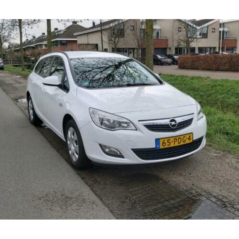OPEL ASTRA 1.4 74KW Sports Tourer 2011 Wit edition NAP