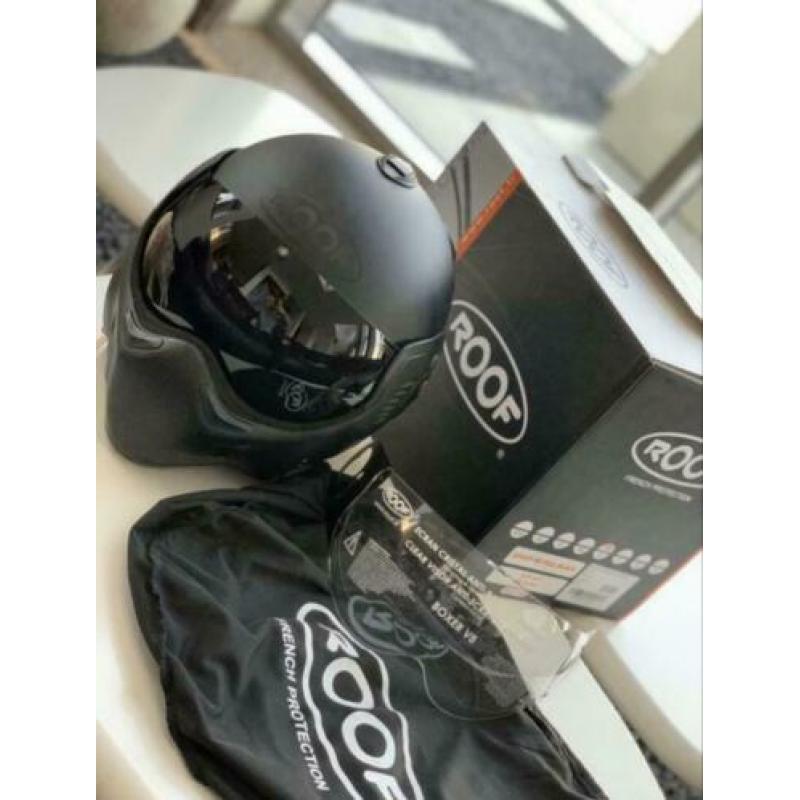 Roof Boxer v8 helm