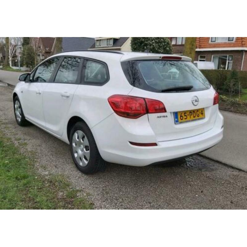 OPEL ASTRA 1.4 74KW Sports Tourer 2011 Wit edition NAP