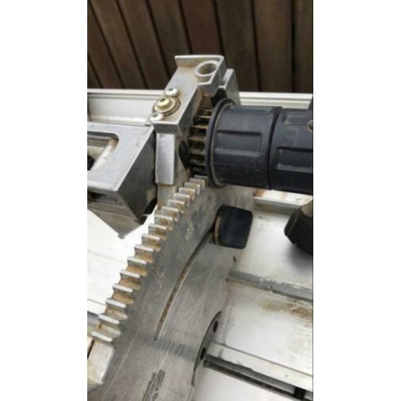 Festool basistafel met zaagmodule.