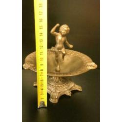 Antieke brocante schaal met cupido beeld koper,verzameling