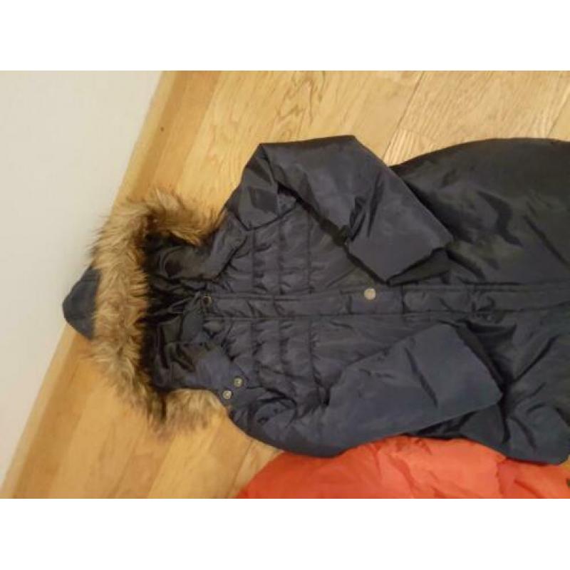 2x winterjassen nieuw en zgan tweeling?maat 122/128