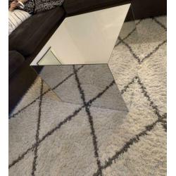 Spiegelglas salontafel, bijzettafel,nachtkastje.