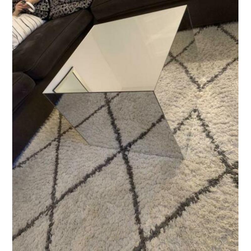 Spiegelglas salontafel, bijzettafel,nachtkastje.