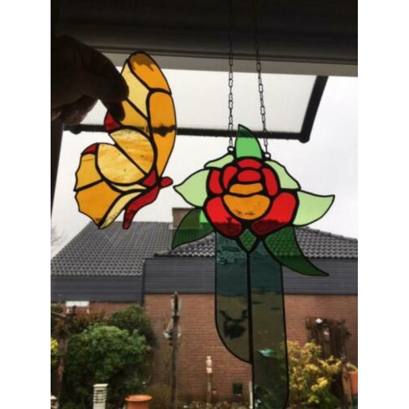 Tiffany raamhanger glas in lood vogel vlinder roos olifant