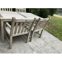 Mooie degelijke teakhouten tuintafel met 4 stoelen