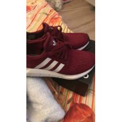 Adidas 39 bordo super mooi schoenen als nieuw ( te klein )