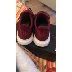 Adidas 39 bordo super mooi schoenen als nieuw ( te klein )