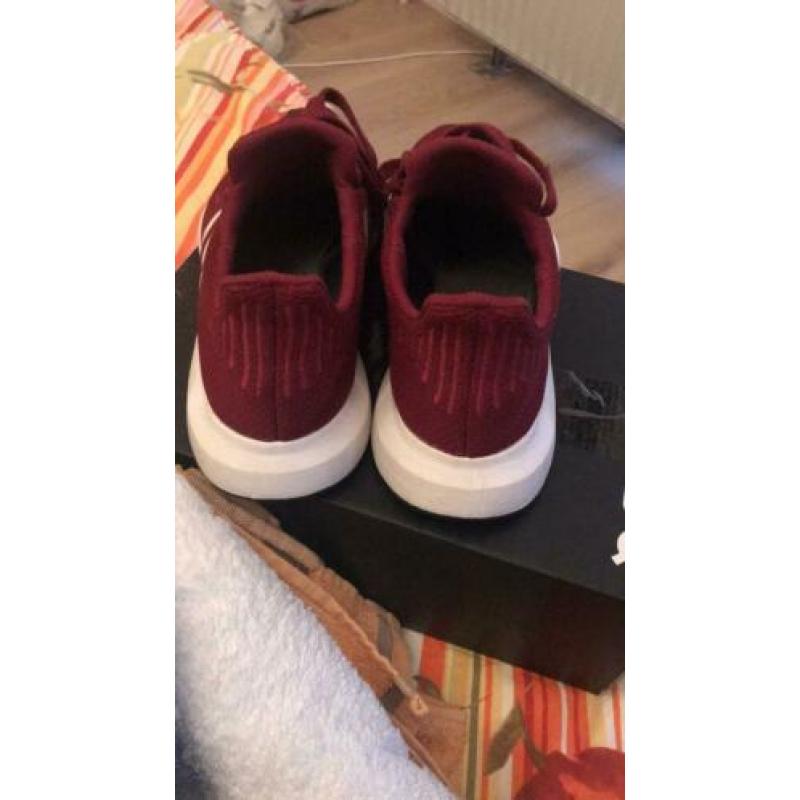 Adidas 39 bordo super mooi schoenen als nieuw ( te klein )