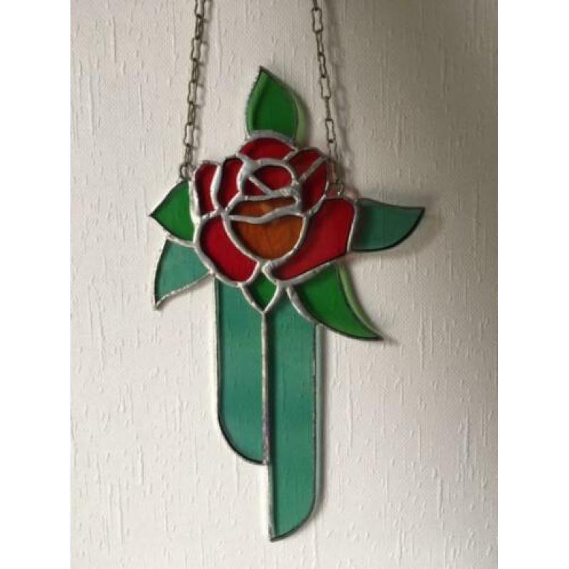 Tiffany raamhanger glas in lood vogel vlinder roos olifant