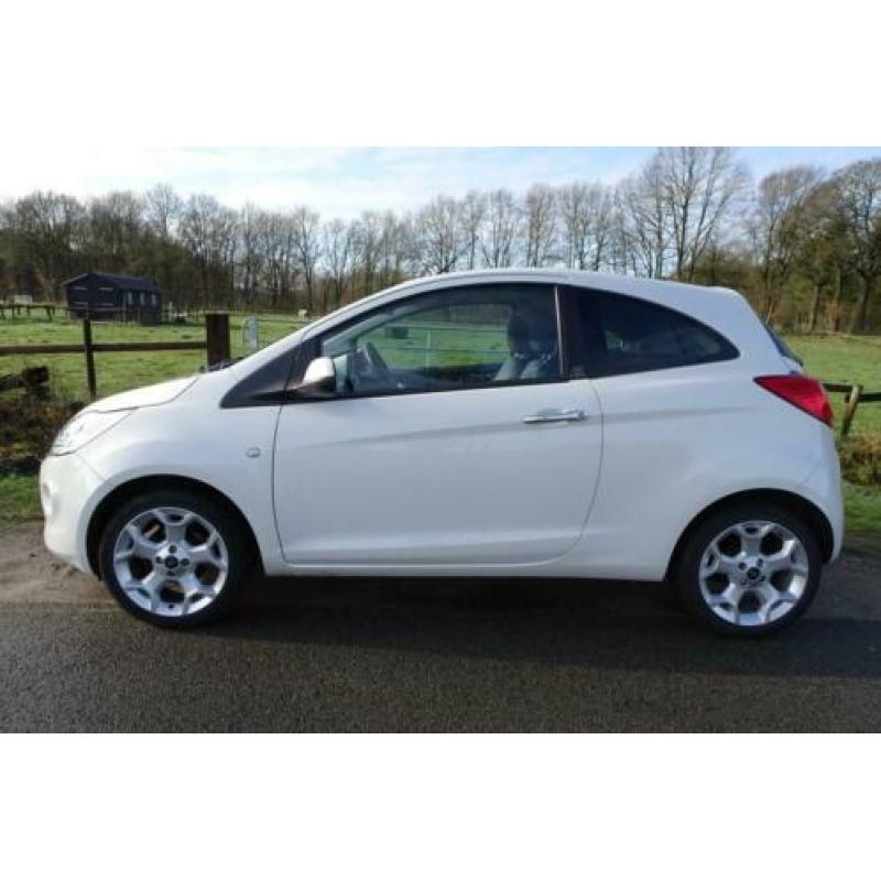 Ford Ka 1.2 Titanium X start/stop dealer onderhouden en zeer