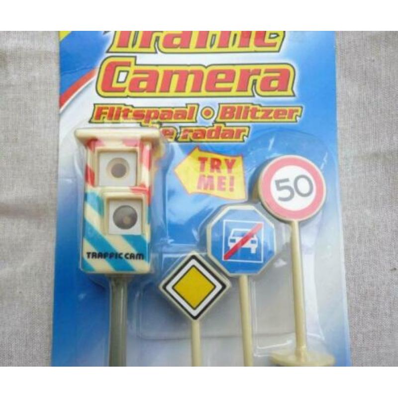 1970 snelheid flitslicht camera + 3 verkeersborden blister.