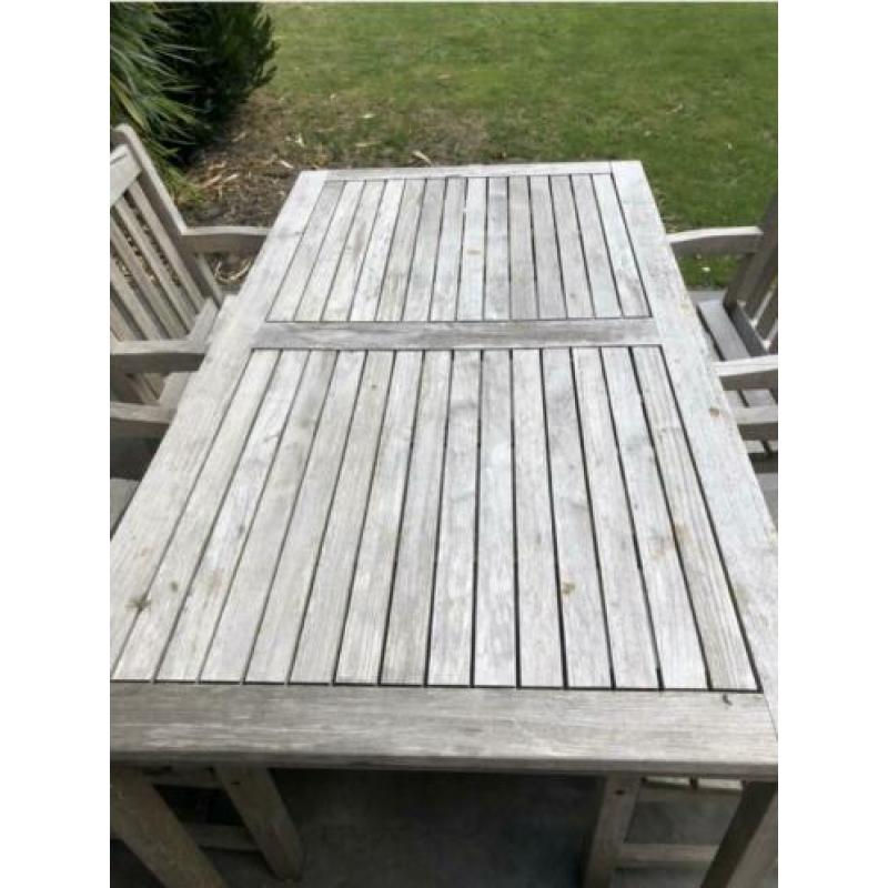 Mooie degelijke teakhouten tuintafel met 4 stoelen