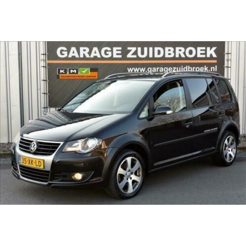 Volkswagen Touran 1.4 TSI 140pk Cross AIRCO NAVI ZWART 5-PER
