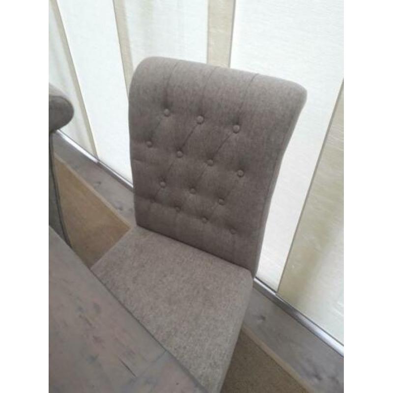 Prachtige eetset bestaande uit 6 zgan eetstoelen en eettafel