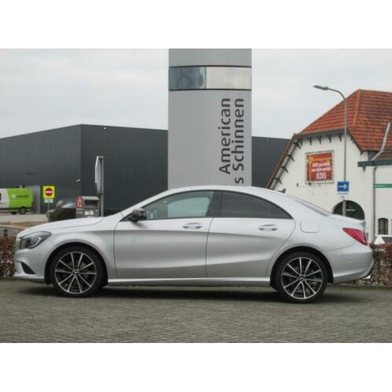 Mercedes-Benz CLA-Klasse 180 Ambition Automaat / Bi Xenon /