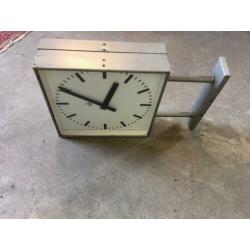 Vintage dubbelzijdige Pragotron fabrieks klok