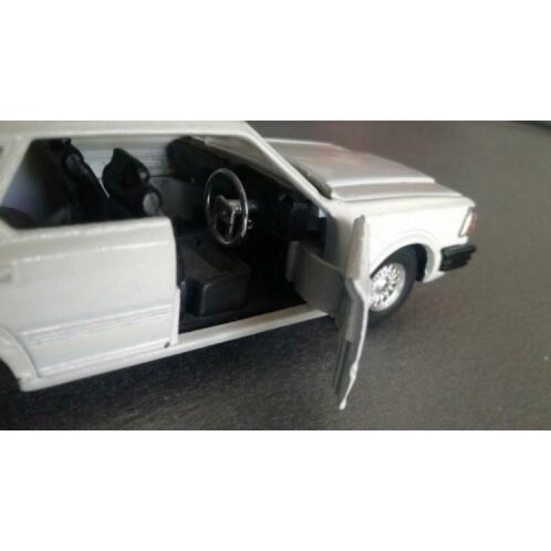 Nissan Cedric Yonezawa Toys 1/40
