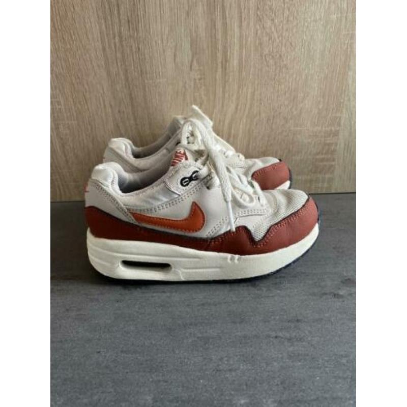 Nike air Max one maat 28