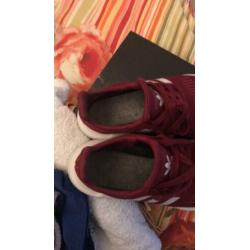 Adidas 39 bordo super mooi schoenen als nieuw ( te klein )
