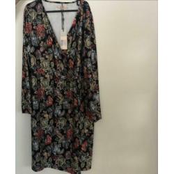 Nieuwe mooie La Lemon bloemen jurk maat 48/ 4XL