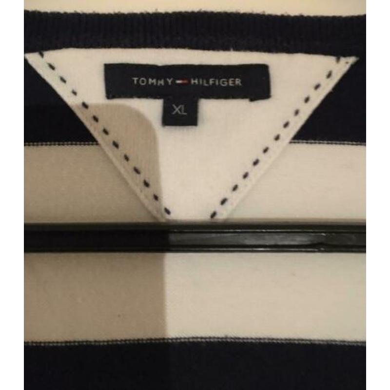 Schitterende trui van het originele merk TOMMY HILFIIGER XL.