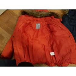 2x winterjassen nieuw en zgan tweeling?maat 122/128