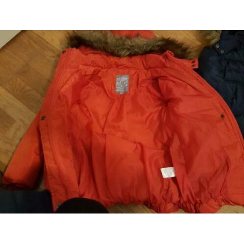 2x winterjassen nieuw en zgan tweeling?maat 122/128