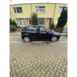 Volkswagen Polo 1.4 16V FSI 63KW 2011 Zwart PANO NIEUWE APK