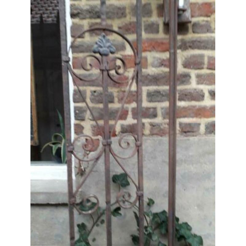 antieke smeedijzeren poort