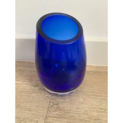 Zware blauwe kristal vaas met AMAC gravure