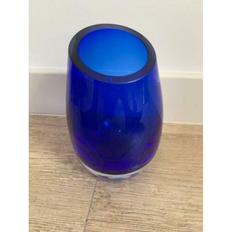 Zware blauwe kristal vaas met AMAC gravure