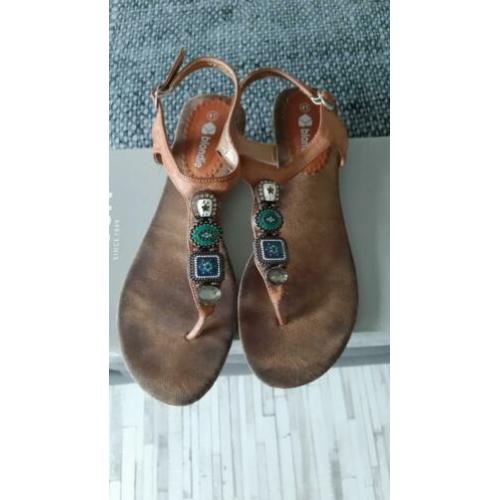 Leuke sandalen €10,- mt39/40