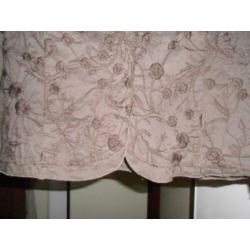 A28 Colbert, met borduursel versierd, van H&M mt 44