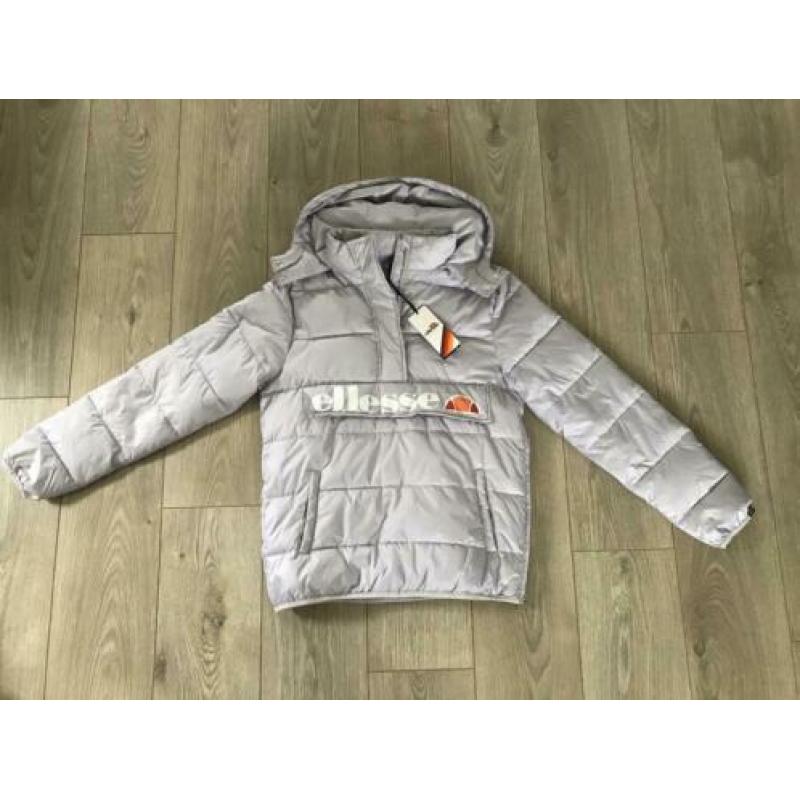 Nieuw: Ellesse dons anorakjack lila mt 38 met muts
