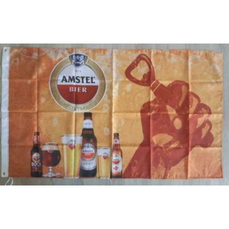 Nieuwe vlag (1) met het logo van Amstel bier. ( 90 x 150 cm)