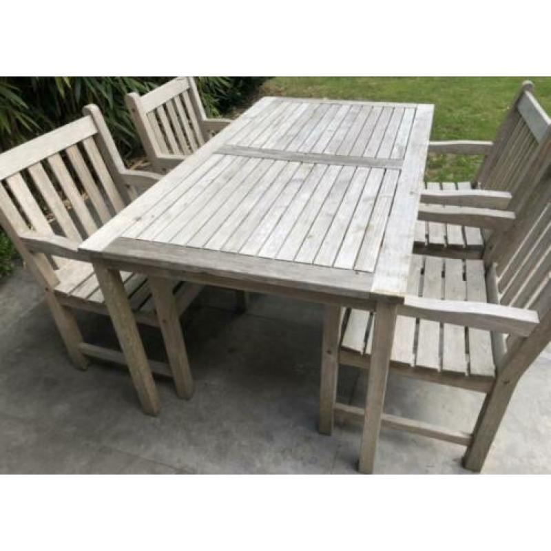 Mooie degelijke teakhouten tuintafel met 4 stoelen