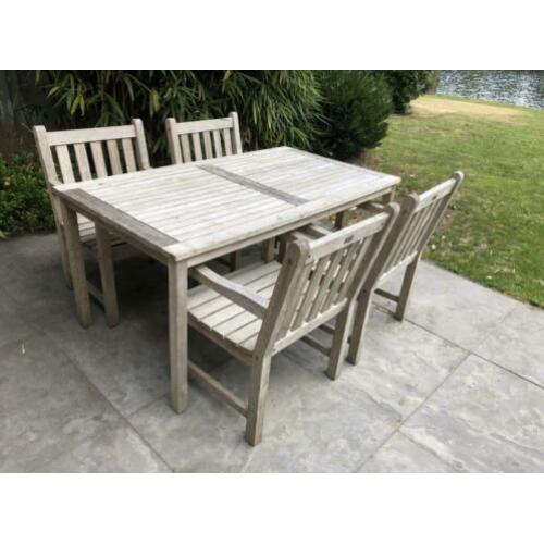 Mooie degelijke teakhouten tuintafel met 4 stoelen