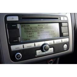 Volkswagen Touran 1.4 TSI 140pk Cross AIRCO NAVI ZWART 5-PER