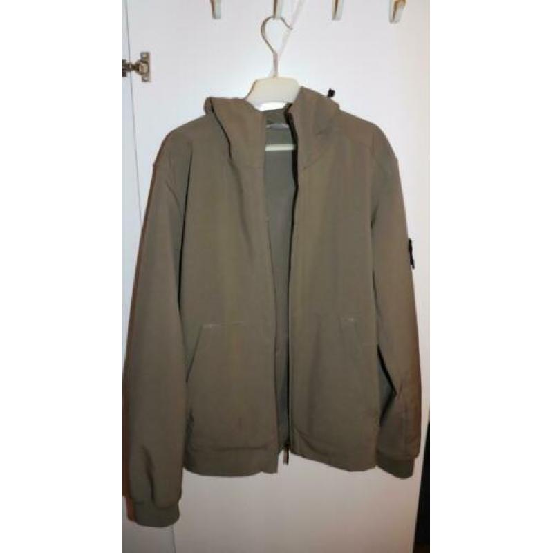 Stone Island - Softshell jack met capuchon en ritszakken