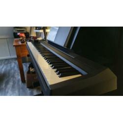 Yamaha P105 stagepiano