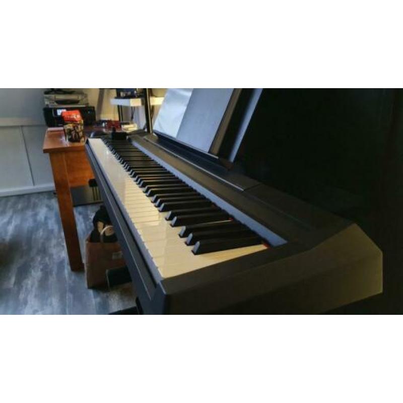Yamaha P105 stagepiano