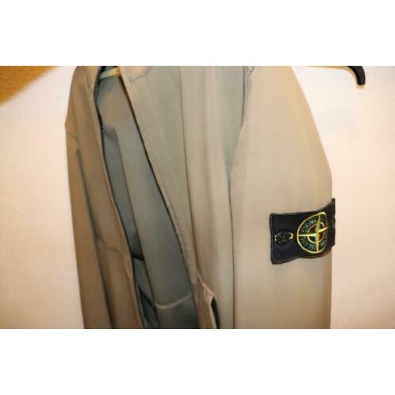 Stone Island - Softshell jack met capuchon en ritszakken