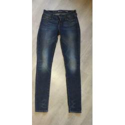 Levi's demi curve w23 skinny jeans