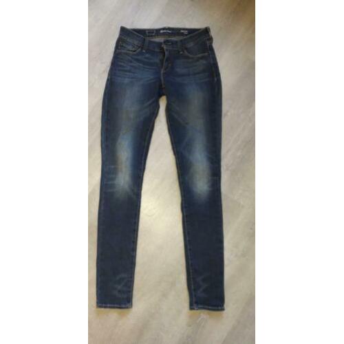 Levi's demi curve w23 skinny jeans